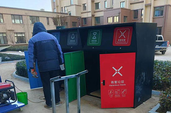 安裝四分類垃圾桶罩，垃圾分類亭